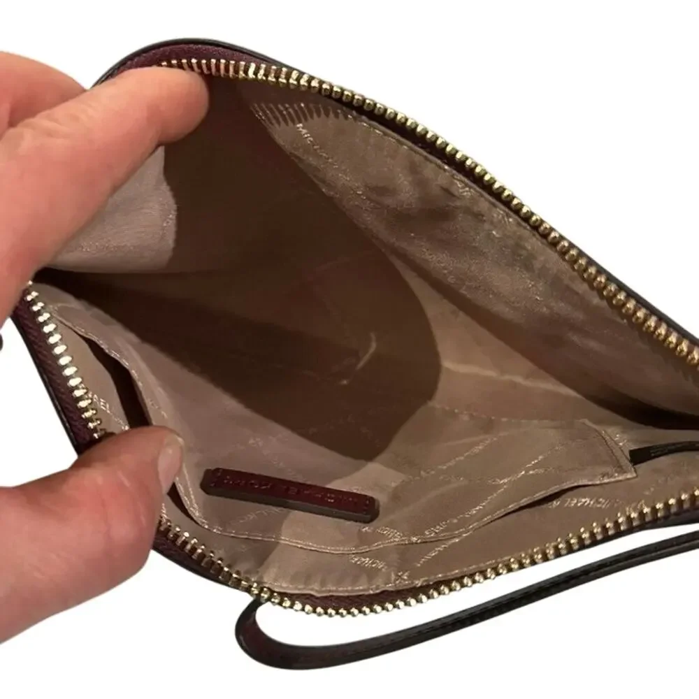MICHAEL KORS Jet Set Large Leather Clutch Wristlet Wallet New with Tag MSRP $258